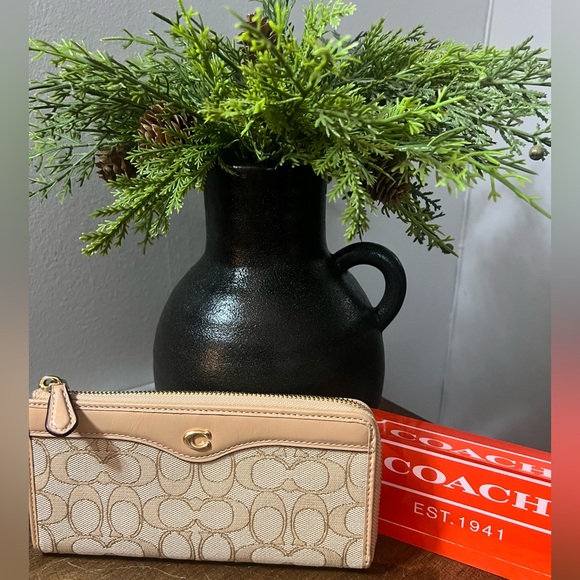 Coach L Zip Jacquard Wallet - Picture 1 of 12